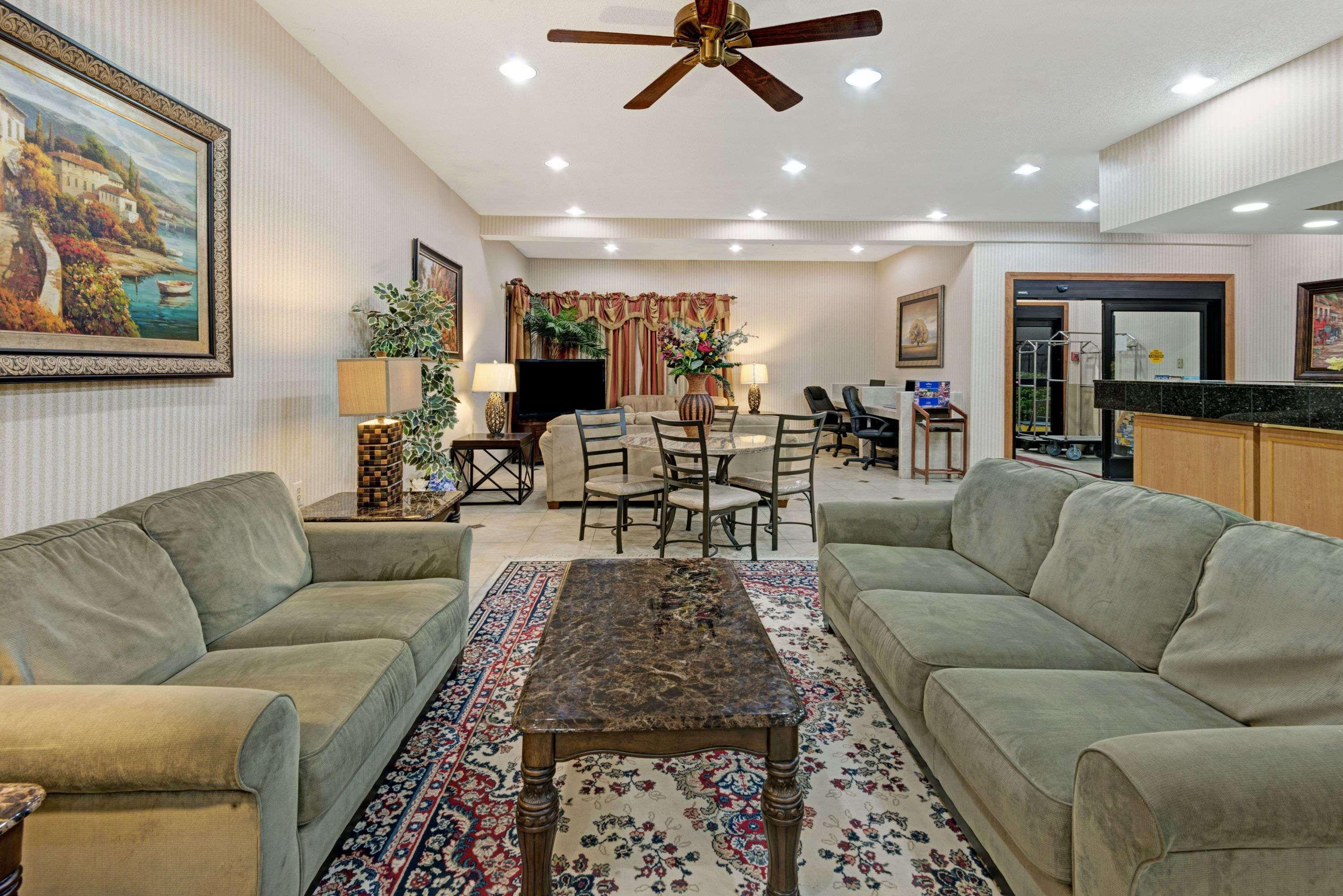 מלון Baymont By Wyndham לורנס מראה חיצוני תמונה