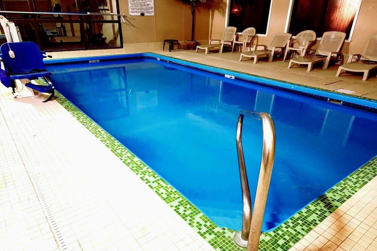 מלון Baymont By Wyndham לורנס מראה חיצוני תמונה